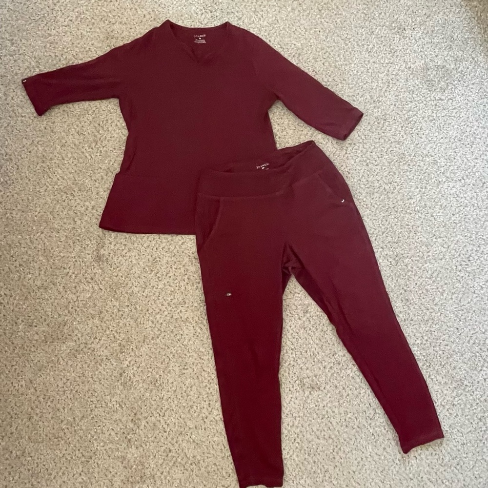 JAANUU Maroon Scrub Set